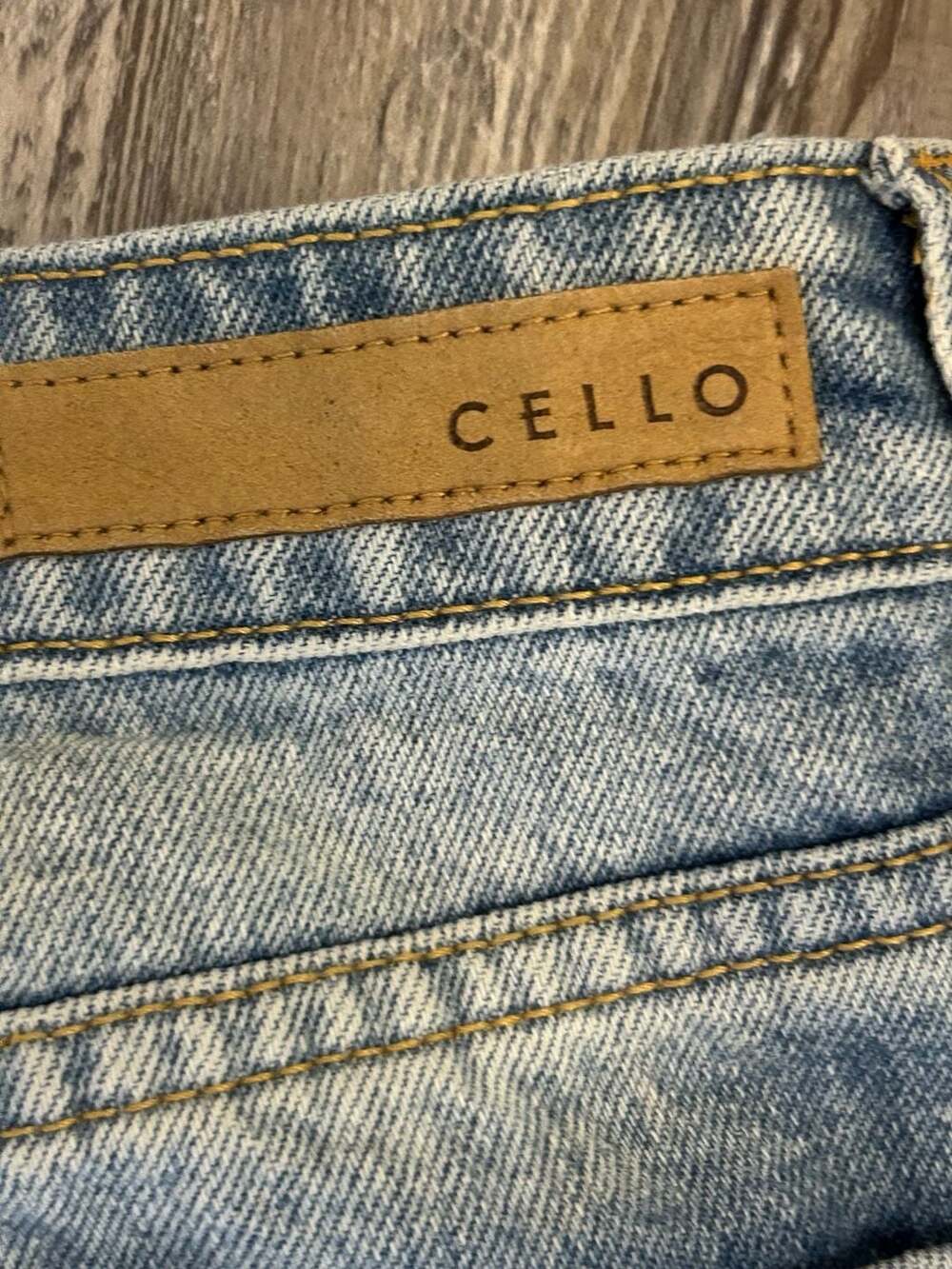 Cello Women's Junior Distressed High Waist Blue Jeans Style WV76990S-LTD Size 9 - Picture 8 of 8